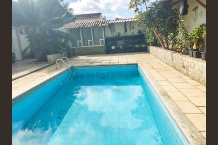 Casa para alugar com 5 quartos, 484m² em Estrela do Norte, São Gonçalo
