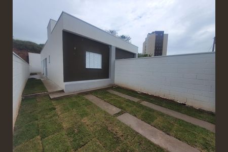 Casa para alugar com 2 quartos, 52m² em Jardim Pitoresco, Jacareí