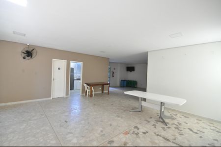 Apartamento para alugar com 65m², 2 quartos e 1 vagaÁrea comum - Salão de festas