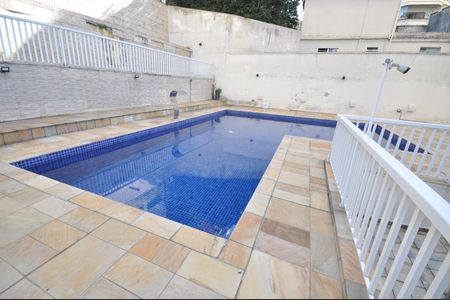 Apartamento para alugar com 65m², 2 quartos e 1 vagaÁrea comum - Piscina
