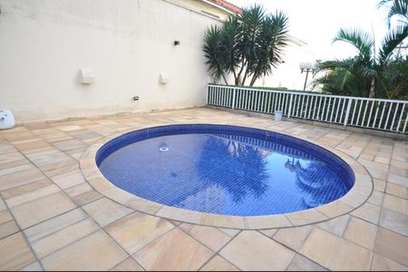 Apartamento para alugar com 65m², 2 quartos e 1 vagaÁrea comum - Piscina