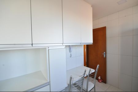 Cozinha de apartamento para alugar com 2 quartos, 65m² em Vila Guilherme, São Paulo
