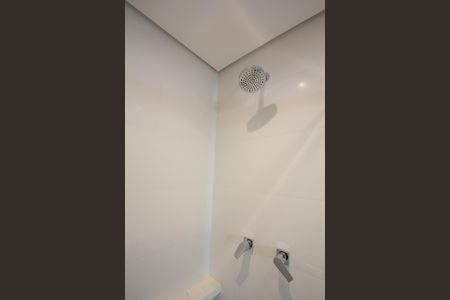 Banheiro de kitnet/studio para alugar com 1 quarto, 23m² em Itaim Bibi, São Paulo