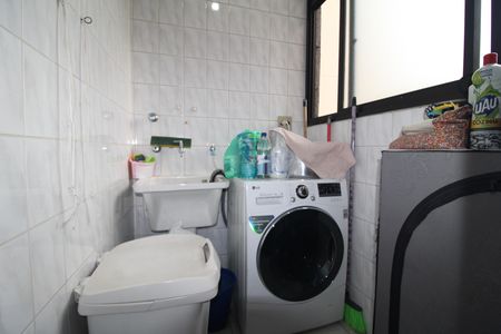 Apartamento à venda com 70m², 3 quartos e 1 vagaÁrea de Serviço