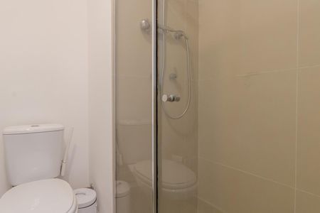 Banheiro de kitnet/studio para alugar com 1 quarto, 32m² em Moema, São Paulo
