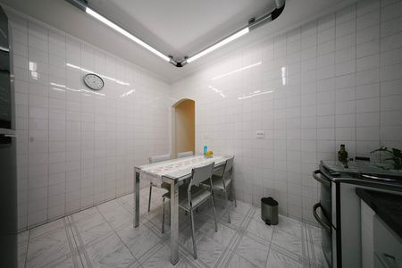 Casa à venda com 200m², 4 quartos e 1 vaga Casa à venda com 200m², 4 quartos e 1 vagaCozinha