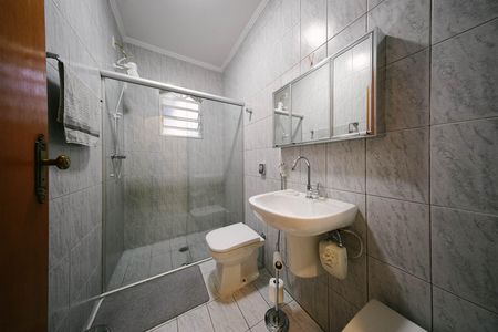 Casa à venda com 200m², 4 quartos e 1 vaga Casa à venda com 200m², 4 quartos e 1 vagaBanheiro da Suíte