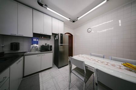 Casa à venda com 200m², 4 quartos e 1 vaga Casa à venda com 200m², 4 quartos e 1 vagaCozinha