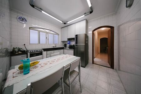 Casa à venda com 200m², 4 quartos e 1 vaga Casa à venda com 200m², 4 quartos e 1 vagaCozinha
