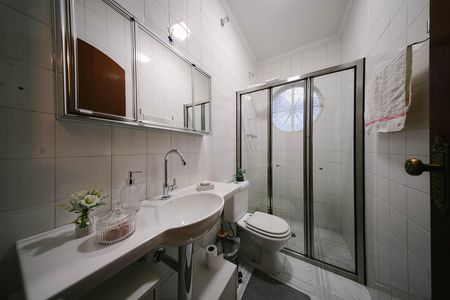 Casa à venda com 200m², 4 quartos e 1 vaga Casa à venda com 200m², 4 quartos e 1 vagaBanheiro