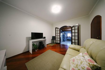 Casa à venda com 200m², 4 quartos e 1 vaga Casa à venda com 200m², 4 quartos e 1 vagaSala