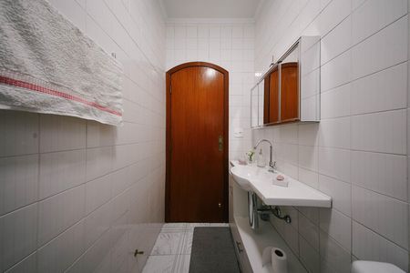 Casa à venda com 200m², 4 quartos e 1 vaga Casa à venda com 200m², 4 quartos e 1 vagaBanheiro