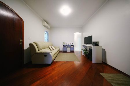 Casa à venda com 200m², 4 quartos e 1 vaga Casa à venda com 200m², 4 quartos e 1 vagaSala