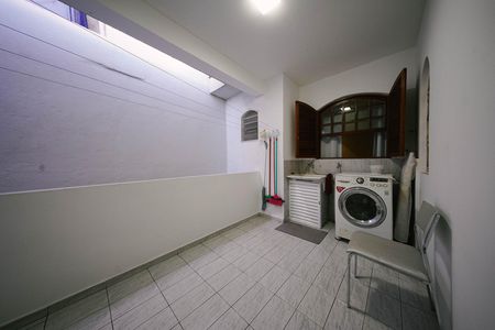 Casa à venda com 200m², 4 quartos e 1 vaga Casa à venda com 200m², 4 quartos e 1 vagaÁrea de Serviço