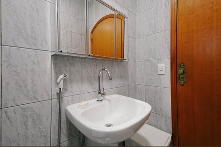 Casa à venda com 200m², 4 quartos e 1 vaga Casa à venda com 200m², 4 quartos e 1 vagaBanheiro da Suíte