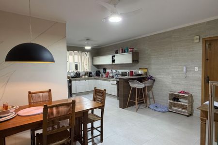 Cozinha de apartamento para alugar com 3 quartos, 150m² em Ponta da Praia, Santos