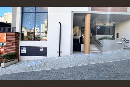 Fachada de kitnet/studio para alugar com 1 quarto, 28m² em Perdizes, São Paulo