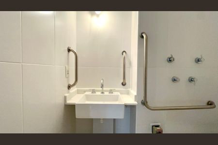 Studio para alugar com 28m², 1 quarto e sem vaga Studio para alugar com 28m², 1 quarto e sem vagaBanheiro