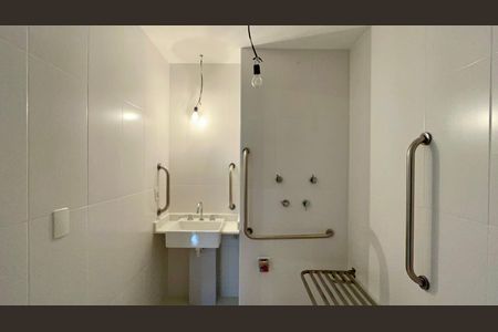 Studio para alugar com 28m², 1 quarto e sem vaga Studio para alugar com 28m², 1 quarto e sem vagaBanheiro
