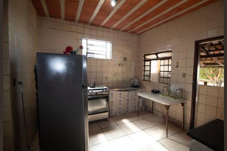 Casa à venda com 345m², 4 quartos e 7 vagas Casa à venda com 345m², 4 quartos e 7 vagasCozinha