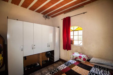 Quarto 01 de casa à venda com 4 quartos, 345m² em Carlos Prates, Belo Horizonte