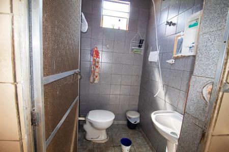 Casa à venda com 345m², 4 quartos e 7 vagas Casa à venda com 345m², 4 quartos e 7 vagasBanheiro Social