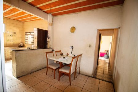 Casa à venda com 345m², 4 quartos e 7 vagas Casa à venda com 345m², 4 quartos e 7 vagasCozinha