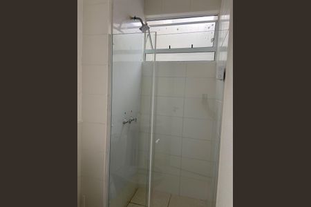 Banheiro de apartamento para alugar com 2 quartos, 42m² em Jardim Alvorada, Nova Iguaçu