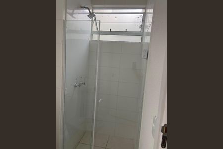 Banheiro de apartamento para alugar com 2 quartos, 42m² em Jardim Alvorada, Nova Iguaçu