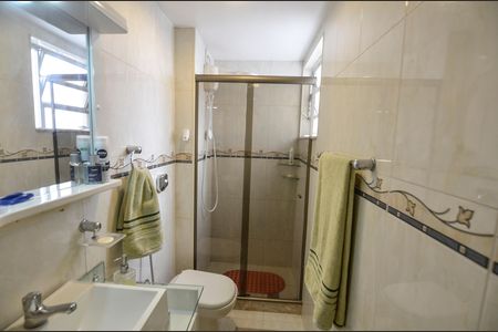 Banheiro de apartamento à venda com 2 quartos, 52m² em Grajaú, Rio de Janeiro