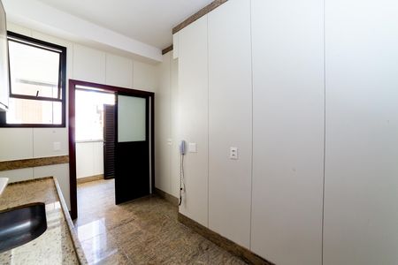 Cozinha de apartamento para alugar com 3 quartos, 105m² em Lourdes, Belo Horizonte