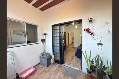 Varanda de casa para alugar com 3 quartos, 65m² em Bela Vista, Contagem
