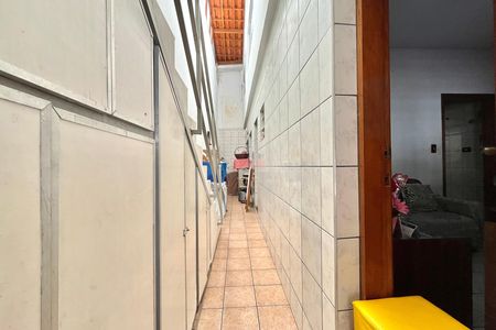 Casa à venda com 250m², 5 quartos e 2 vagas Casa à venda com 250m², 5 quartos e 2 vagasÁrea externa Casa 2