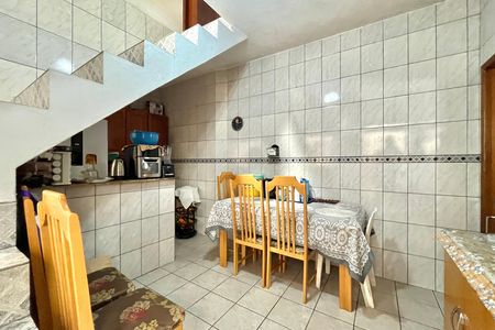 Casa à venda com 250m², 5 quartos e 2 vagas Casa à venda com 250m², 5 quartos e 2 vagasCozinha Casa 2