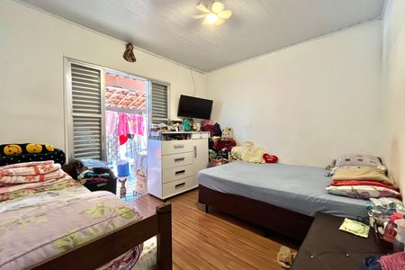 Casa à venda com 250m², 5 quartos e 2 vagas Casa à venda com 250m², 5 quartos e 2 vagasQuarto 1 Casa 2