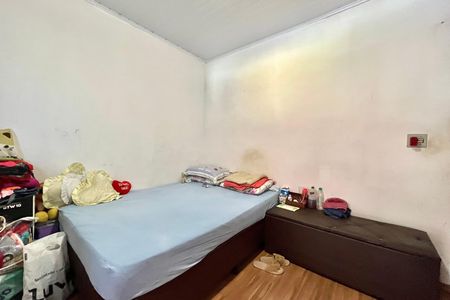 Casa à venda com 250m², 5 quartos e 2 vagas Casa à venda com 250m², 5 quartos e 2 vagasQuarto 1 Casa 2