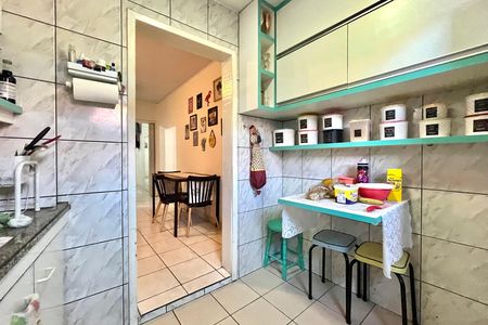 Casa à venda com 250m², 5 quartos e 2 vagas Casa à venda com 250m², 5 quartos e 2 vagasCozinha Casa 1