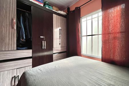 Casa à venda com 250m², 5 quartos e 2 vagas Casa à venda com 250m², 5 quartos e 2 vagasQuarto 2 Casa 2