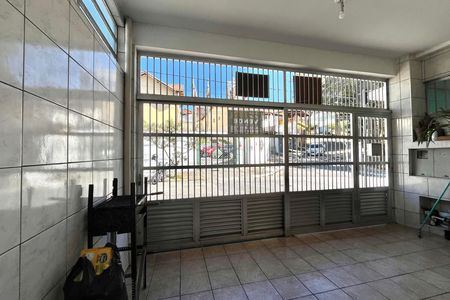 Casa à venda com 250m², 5 quartos e 2 vagas Casa à venda com 250m², 5 quartos e 2 vagasGaragem Casa 2