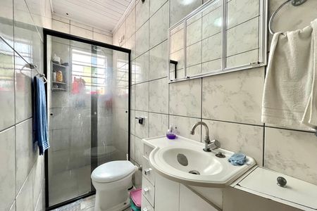 Casa à venda com 250m², 5 quartos e 2 vagas Casa à venda com 250m², 5 quartos e 2 vagasBanheiro 2 Casa 2
