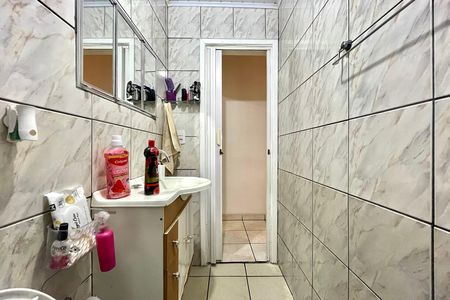 Casa à venda com 250m², 5 quartos e 2 vagas Casa à venda com 250m², 5 quartos e 2 vagasBanheiro Casa 1