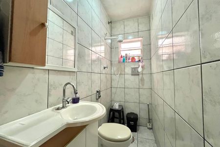 Casa à venda com 250m², 5 quartos e 2 vagas Casa à venda com 250m², 5 quartos e 2 vagasBanheiro 1 Casa 2