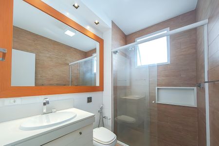 Banheiro 1 de apartamento à venda com 2 quartos, 80m² em Cosme Velho, Rio de Janeiro