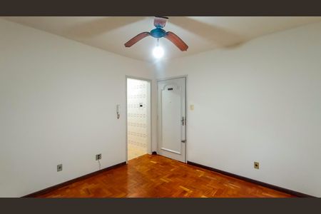 Apartamento à venda com 32m², 1 quarto e sem vaga Apartamento à venda com 32m², 1 quarto e sem vagaSala