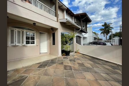 Casa para alugar com 240m², 3 quartos e 1 vaga