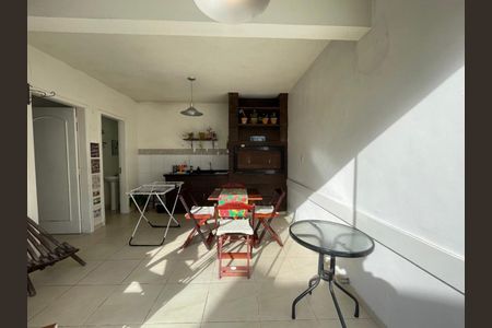Casa para alugar com 240m², 3 quartos e 1 vaga