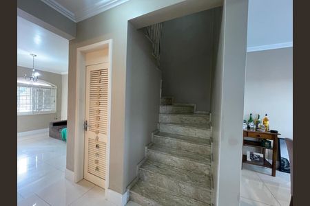Casa para alugar com 240m², 3 quartos e 1 vaga