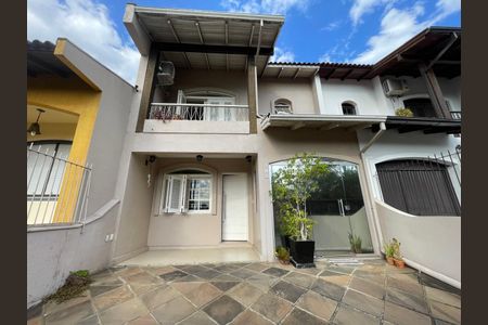 Casa para alugar com 240m², 3 quartos e 1 vaga