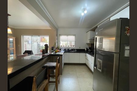 Casa para alugar com 240m², 3 quartos e 1 vaga