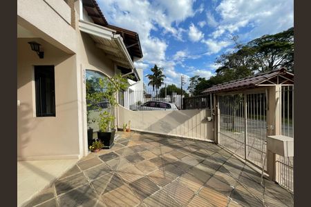 Casa para alugar com 240m², 3 quartos e 1 vaga
